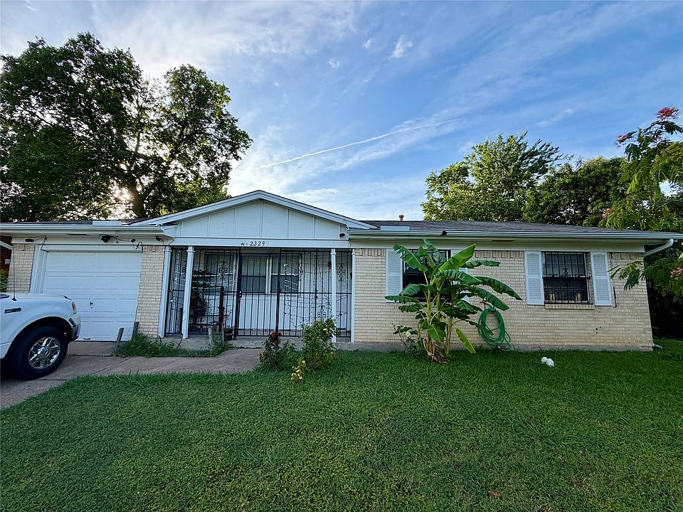 1st image of 2329 Clover Ridge Dr