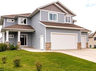 469 Manor Garden Ln NW, Rochester, MN 55901