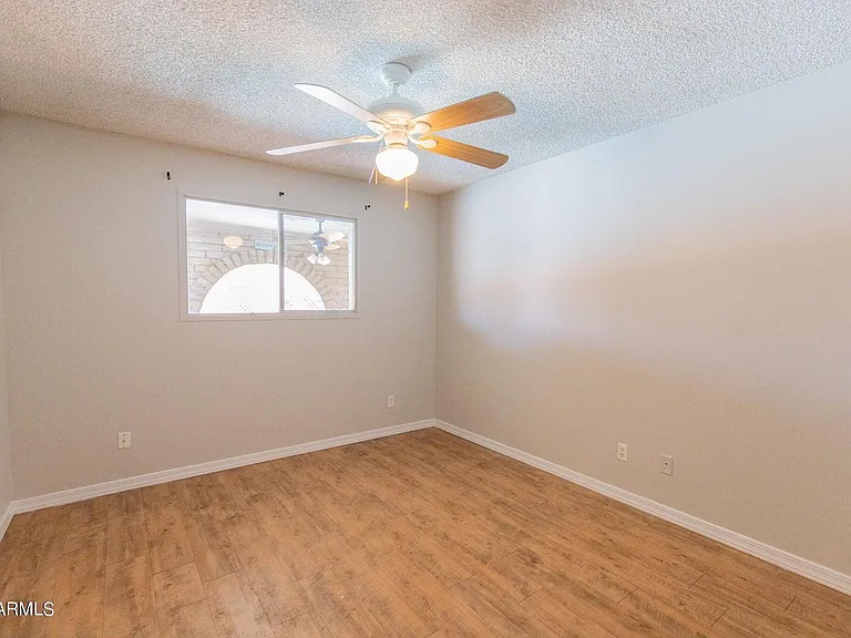 1504 E Palmcroft Dr — Photo 12