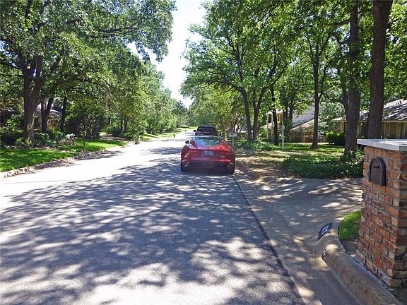 3rd image of 1013 Overhill Dr
