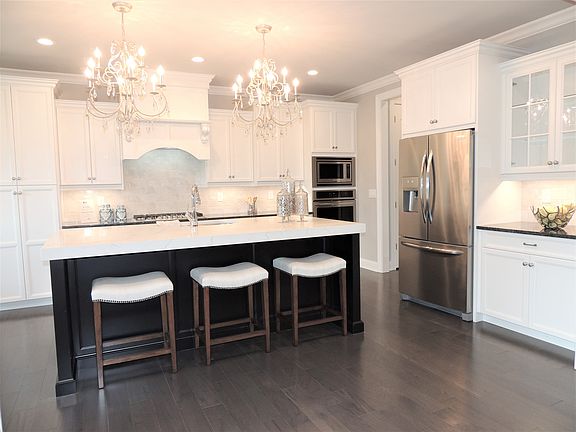 2nd image of 2488 Pascoli Pl