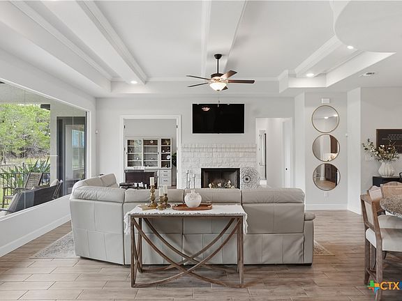 3rd image of 212 High Point Cir