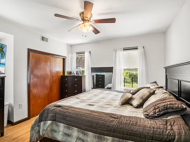 107 Oxford Ave #1 — Photo 11