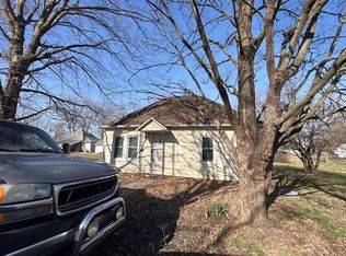 101 Hinkle St, Blackwater, MO 65322