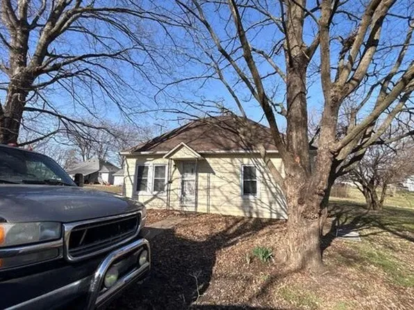 101 Hinkle St, Blackwater, MO 65322