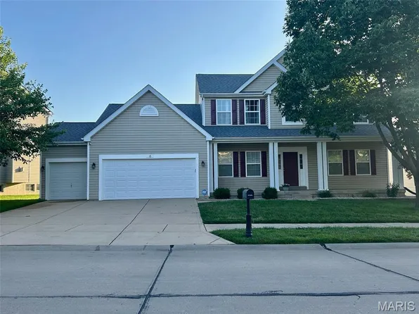 18 Fountainview Dr, Saint Charles, MO 63303