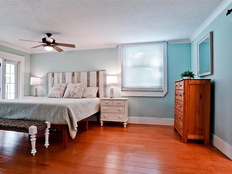 401 Palm Tree Dr — Photo 37