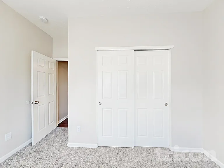 6646 Laurelwood Dr — Photo 9