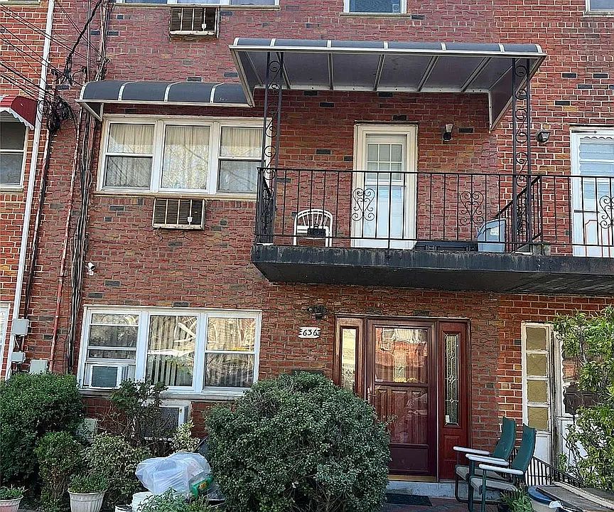 1st image of 636 E 86th St