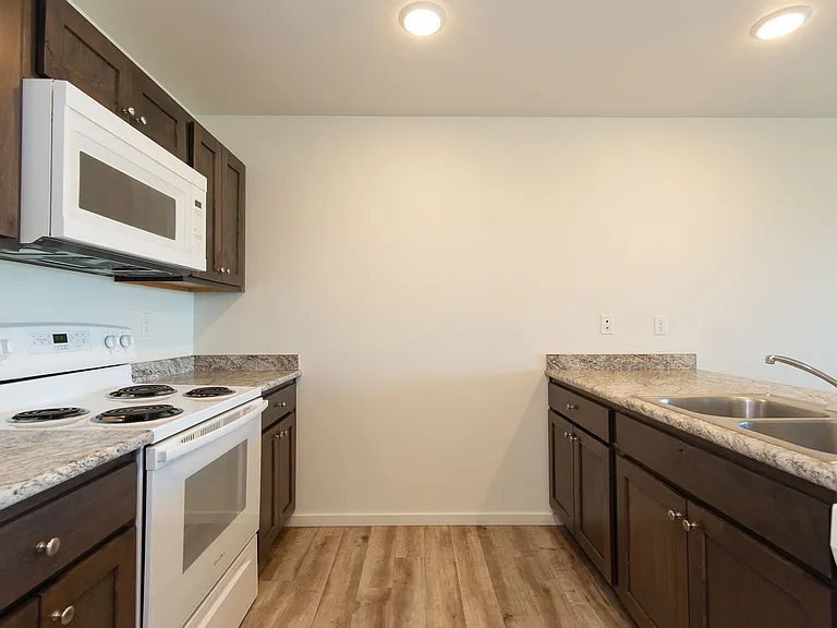 Cottonwood Corner Apartments — Photo 55