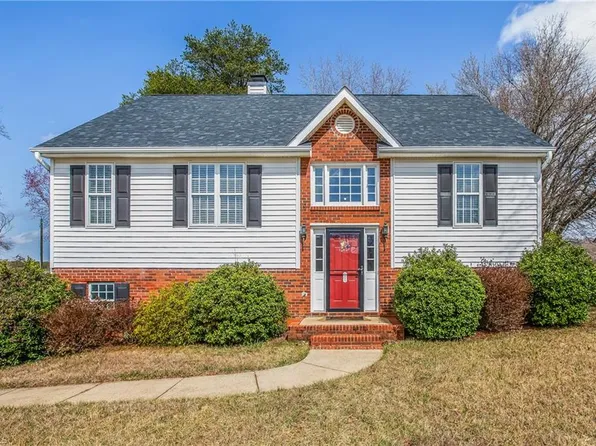 5895 Summer Trace Ln, Winston Salem, NC 27105