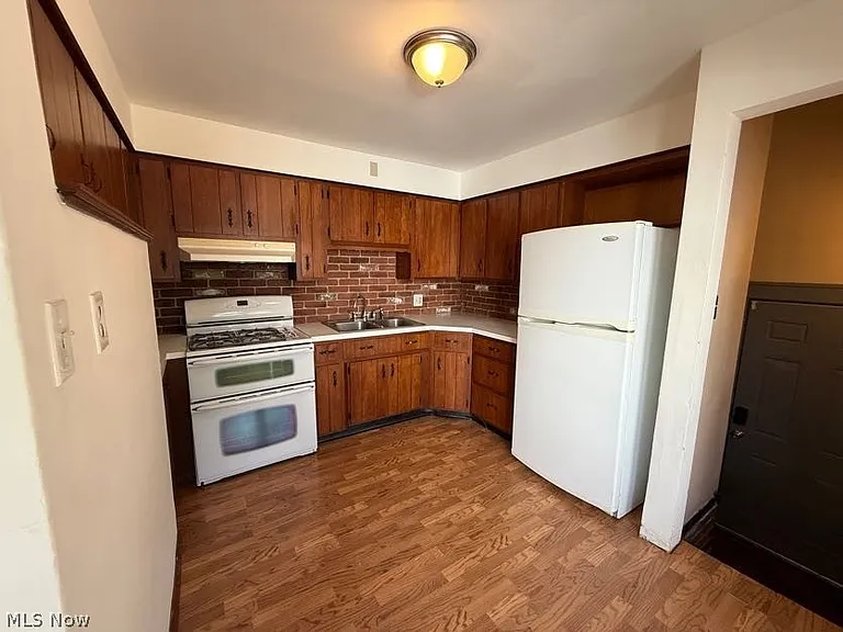 1504 Preston Ave — Photo 11