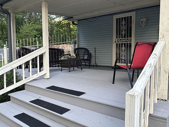 2nd image of 1148 Oak Glen Pl