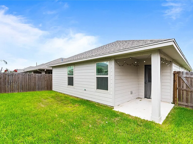 7621 Cowboy Trail Ln — Photo 20