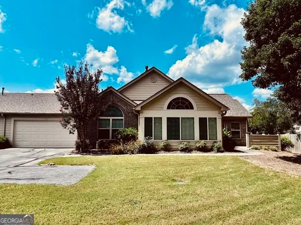 1303 Silver Summit Dr SE, Conyers, GA 30094