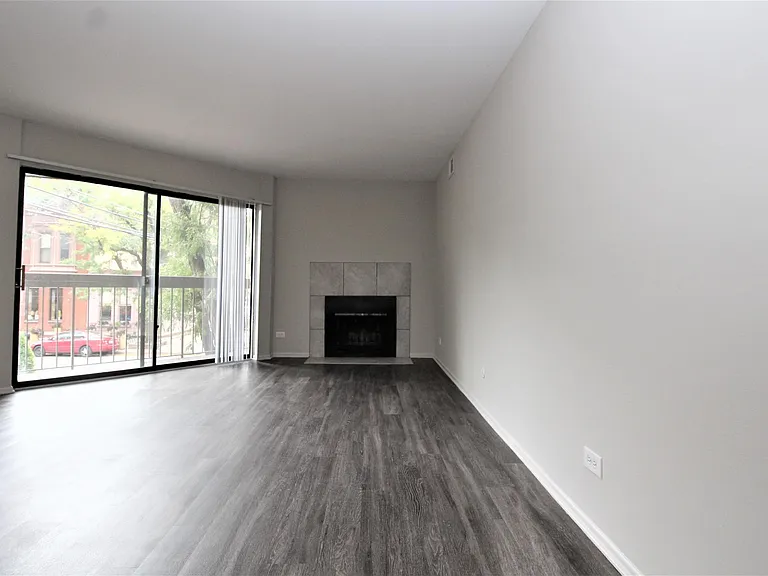 818 W Willow St #3C — Photo 10