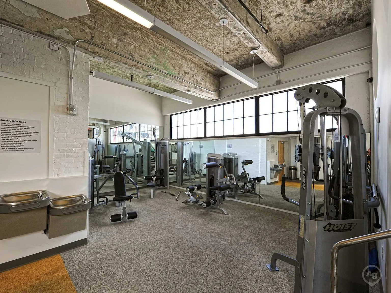 900 Terminal Pl — Photo 3