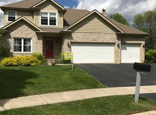 1007 Willow Creek Rd, West Chicago, IL 60185