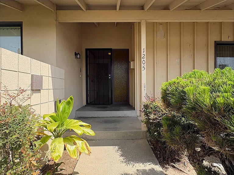 1205 W Cassidy St — Photo 3