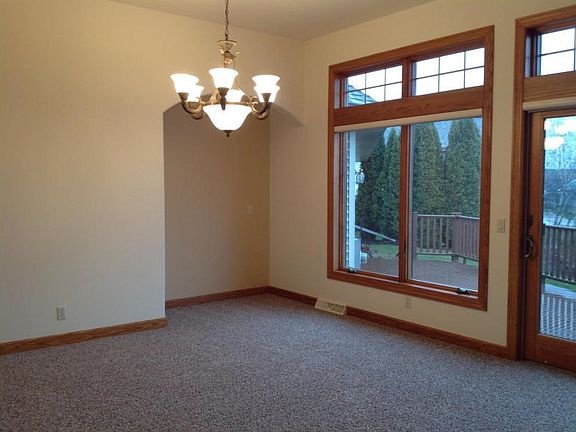 5th image of 345 Plaza Ln