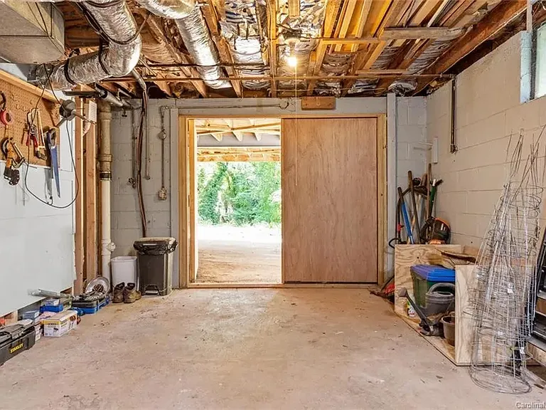 176 Sulphur Springs Rd — Photo 33
