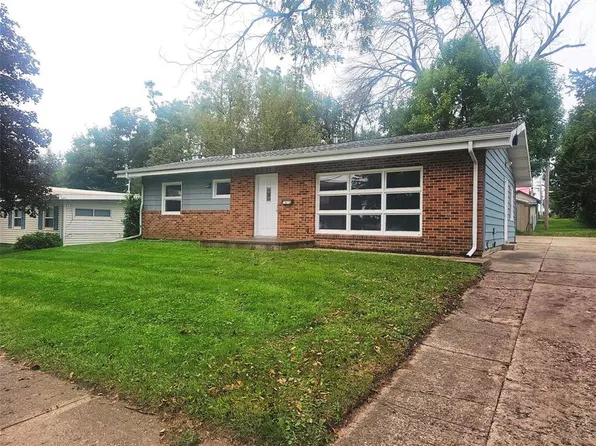 1915 11th Ave, Marion, IA 52302