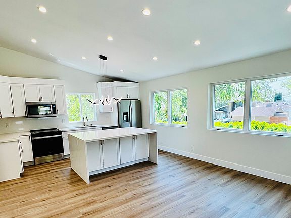 4th image of 1168 Coronet Ave