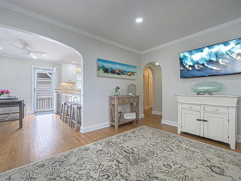 112 N Argyle Ave — Photo 4