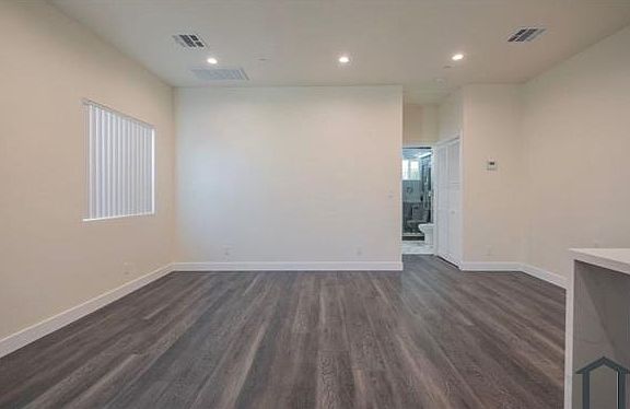 2nd image of 7736 Etiwanda Ave