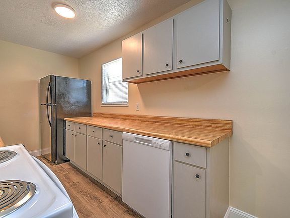5th image of 109 Northwood Pl