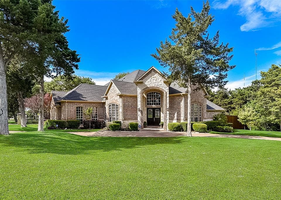 1st image of 824 Knoll Manor Ct