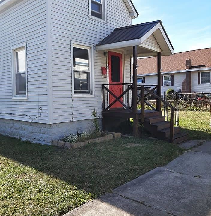 1st image of 1029 Pickering St
