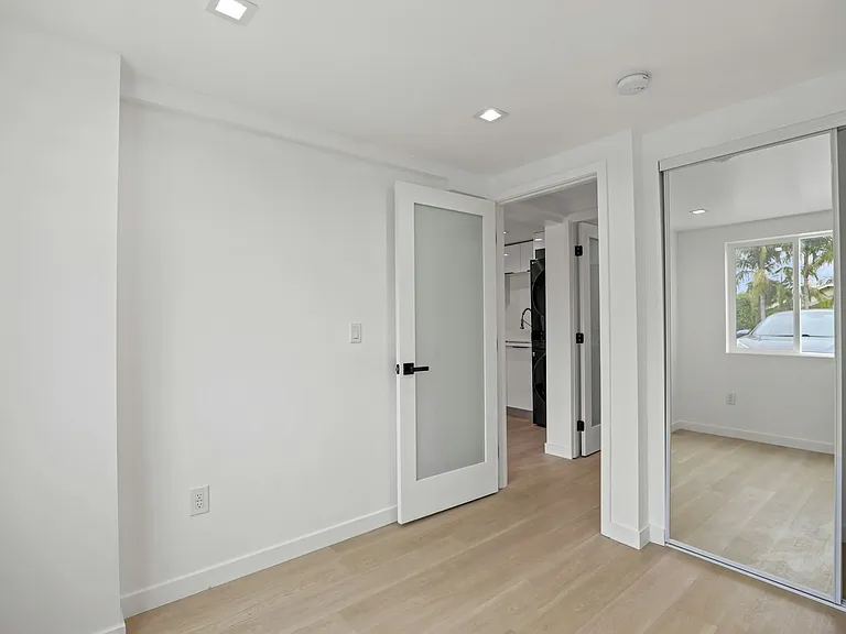2561 S Westgate Ave #30-11 — Photo 16