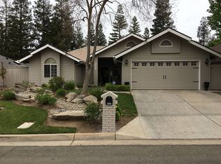 10086 N Heather Dr, Fresno, CA