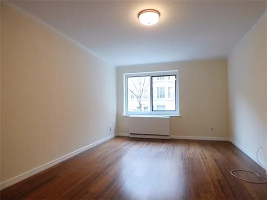 Rented by Akam Sales and Brokerage | media 15