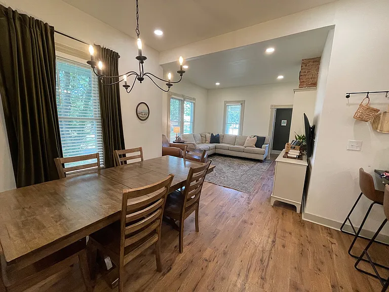 110 E Russell Ave — Photo 5