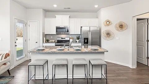 4th image of 1301 Speckle Park Way