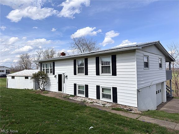 3rd image of 60945 Sandy Ridge Rd