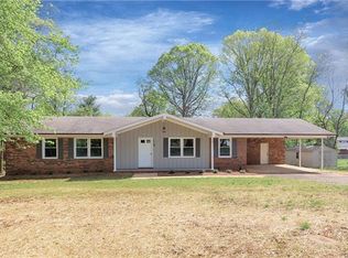 119 W Meadowview Dr, Statesville, NC 28625