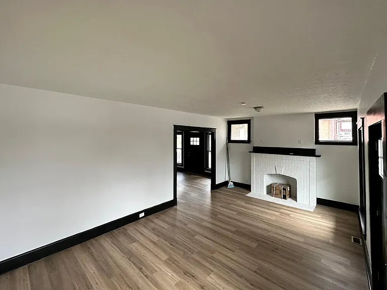 931 Olive Ave — Photo 4