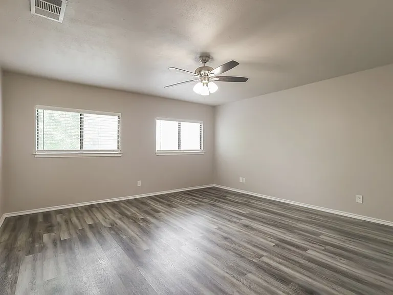 8151 Cheryl Meadow Dr — Photo 9