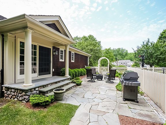 Lovely patio off kitchen