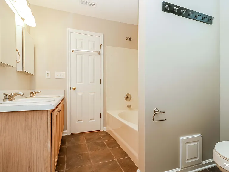 448 Cabrill Dr — Photo 10