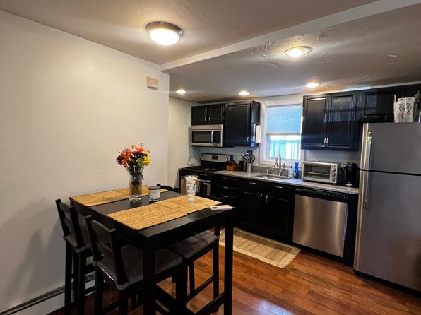 224 W 6th St APT 2