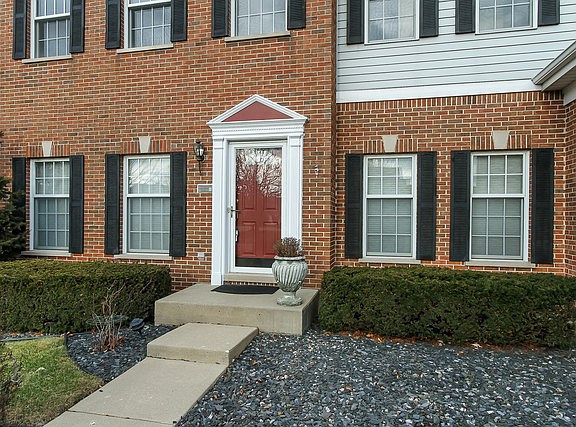2nd image of 325 W Hampshire Dr