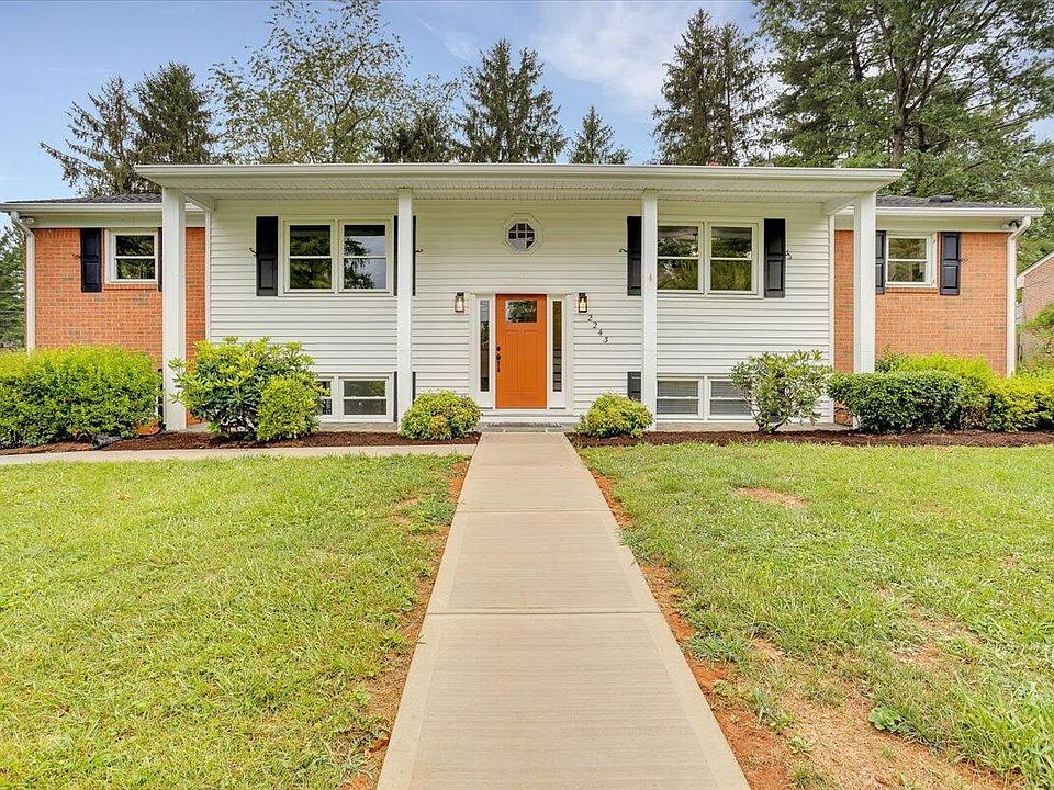 1st image of 2243 Pelham Dr