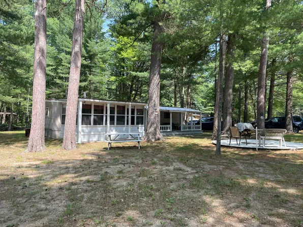 125 Breckenridge Dr, Houghton Lake, MI 48629
