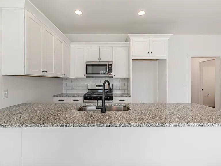 315 Pelham Ct — Photo 13