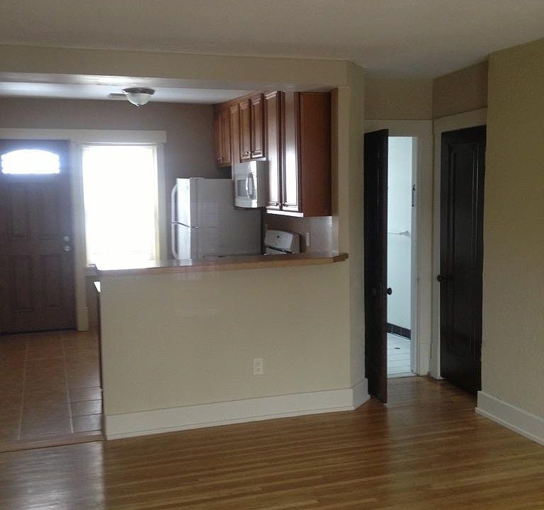 1st image of 920 Amherst St APT 8