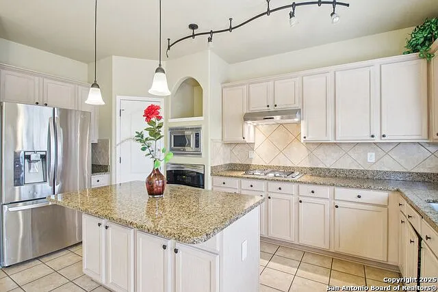 606 Mesa Ln — Photo 15